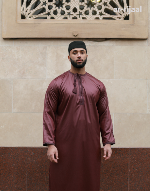 Maroon Omani thobe With Tussle